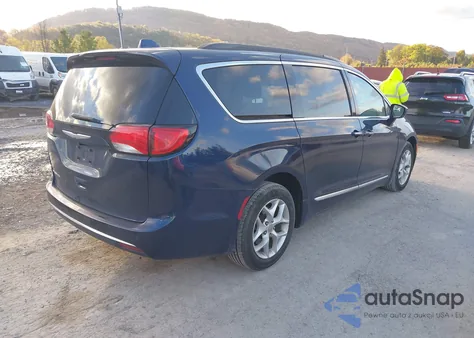 2017 Chrysler Pacifica Touring-L из США, поврежденный, VIN 2C4RC1BG7HR611028